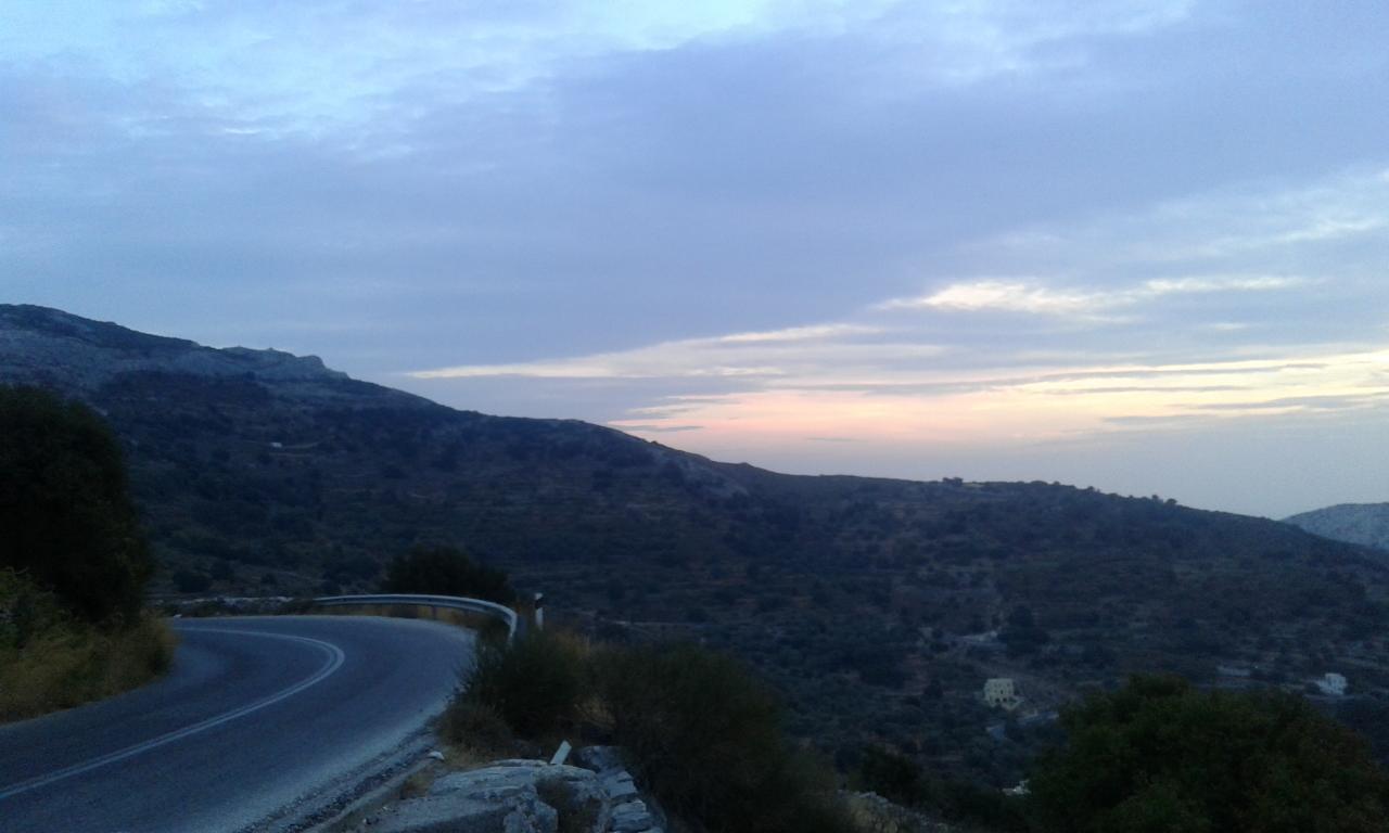 Down the Apeiranthos climb in twilight